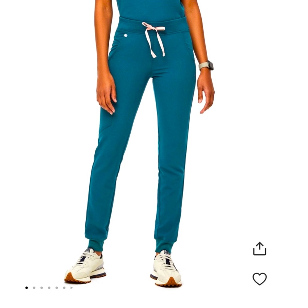 Carribean Blue Figs Zamora Scrub joggers. Worn a few times. Good condition.